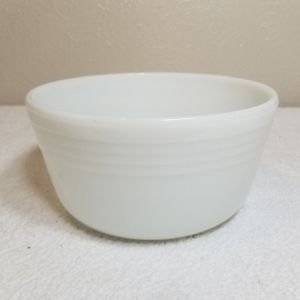 Hamilton Beach / Pyrex White Milk Glass Mix Master Mixing Bowl